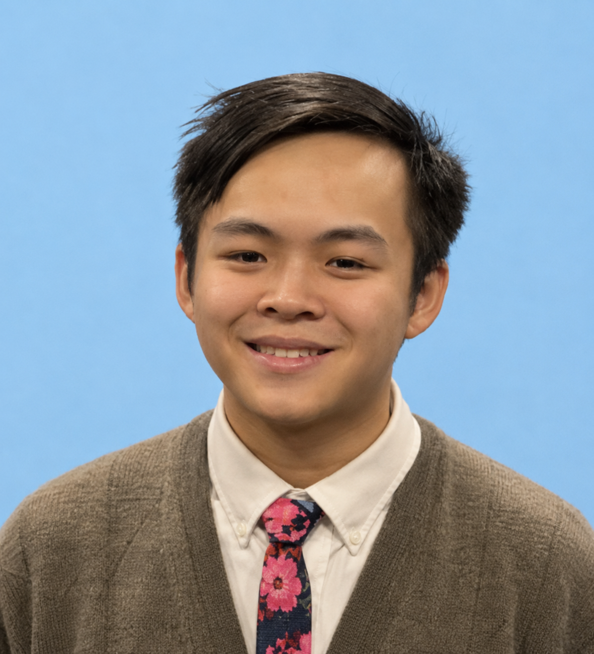 Alex Tran headshot